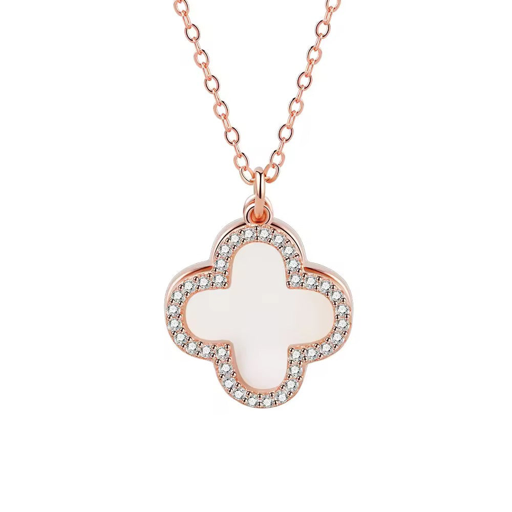 Elegant Clover Pendant Necklace in Rose Gold
