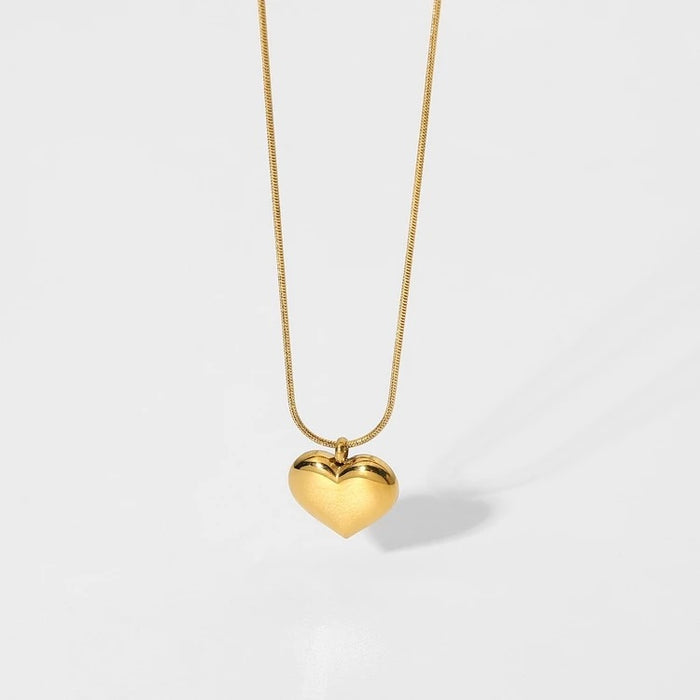 Gold Heart Minimalist Pendant Necklace