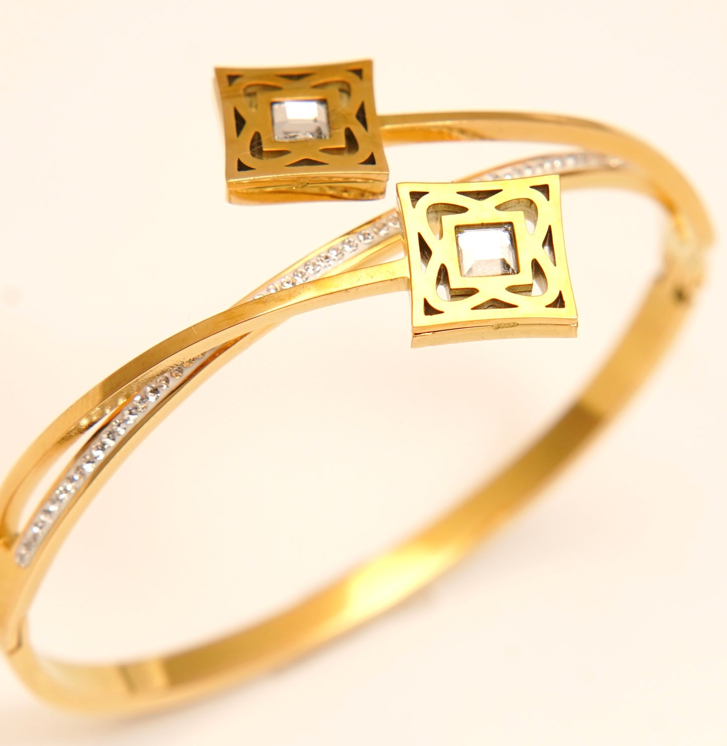 Chic Gold Geometric Bangle Bracelet