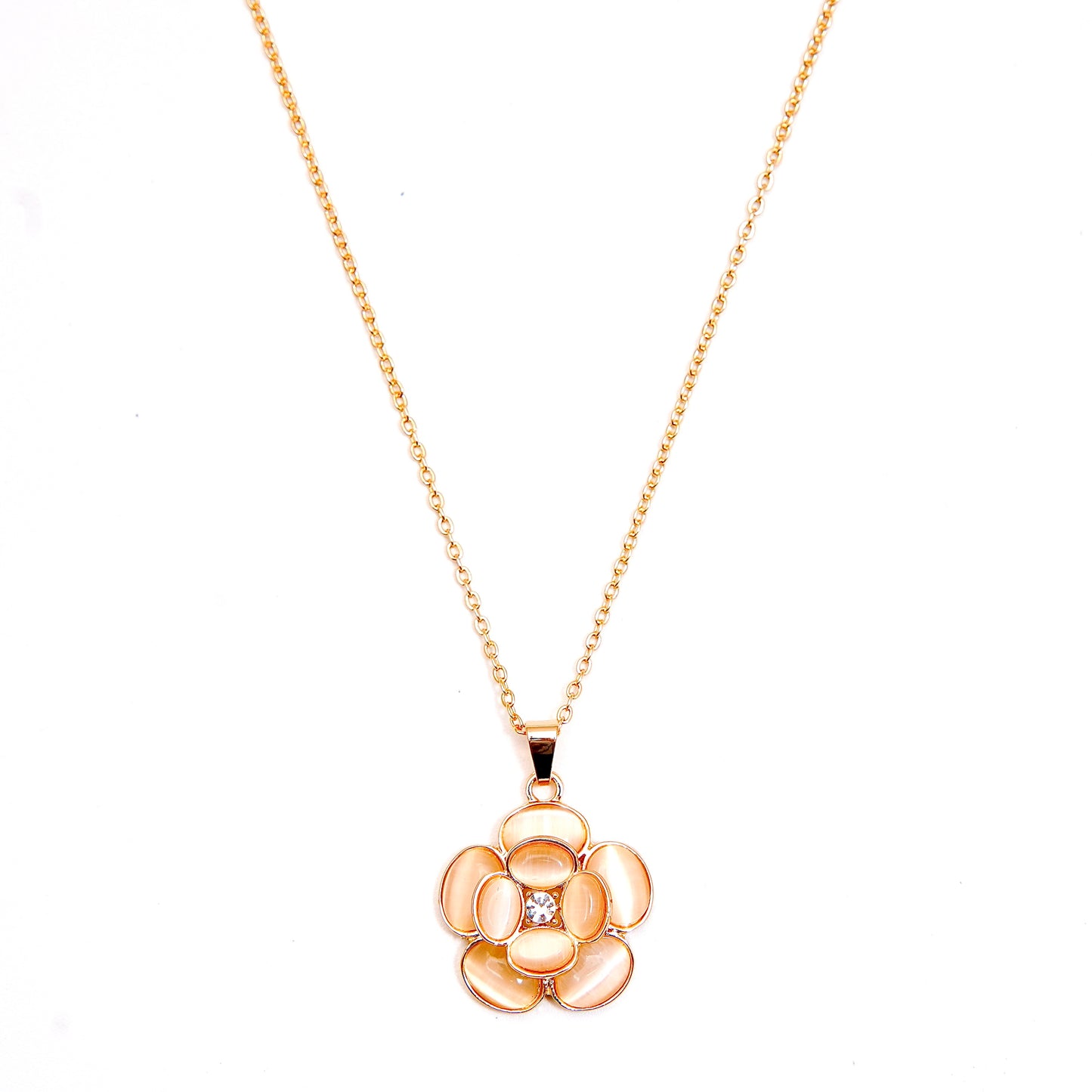 Elegant Gold Floral Pendant Necklace