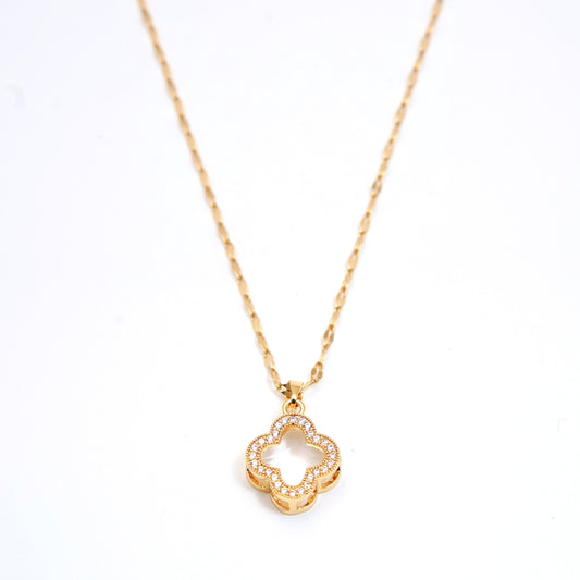 Elegant Gold Flower Pendant Necklace