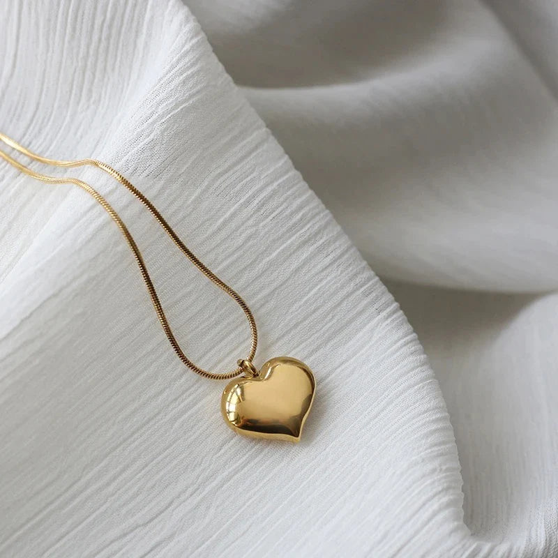 Gold Heart Minimalist Pendant Necklace