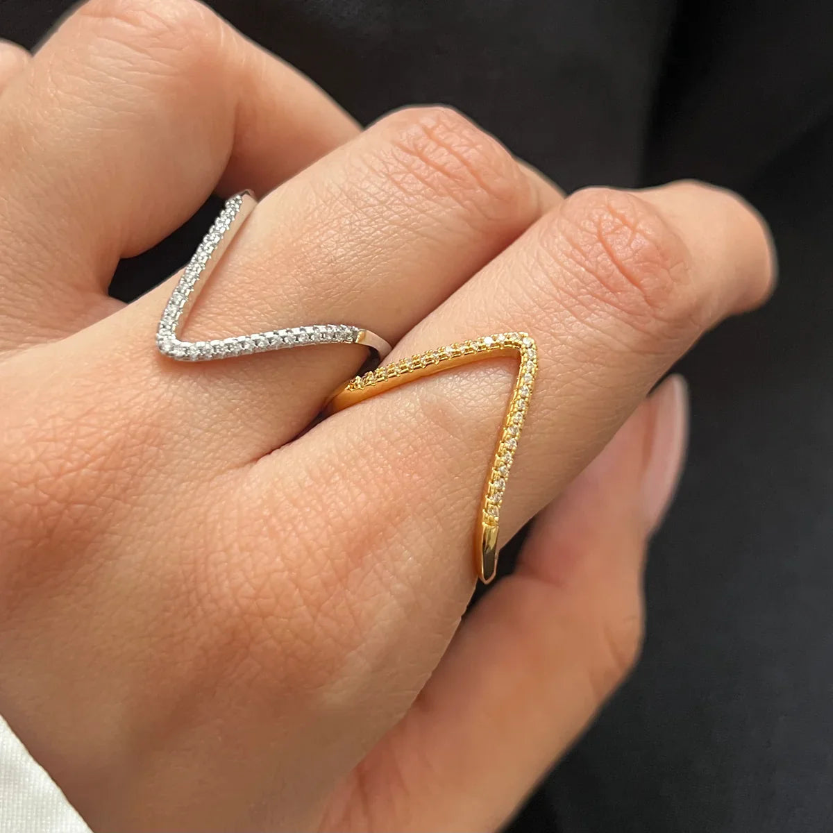Reversible V-Shaped Adjustable Ring