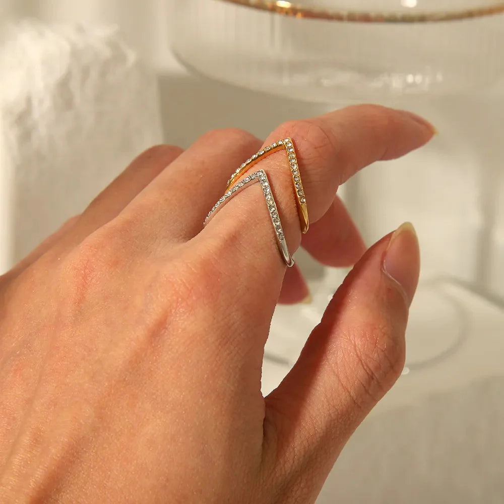 Reversible V-Shaped Adjustable Ring