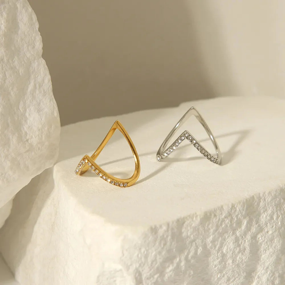 Reversible V-Shaped Adjustable Ring